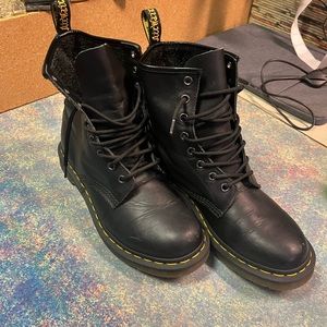 DOC MARTENS DR MARTENS BOOTS SHOES SIZE 9